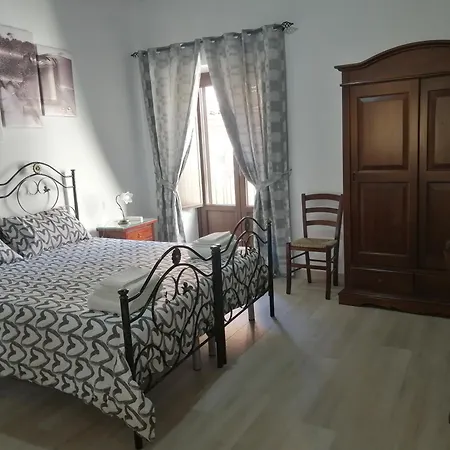 Bed & Breakfast Polizzi House *