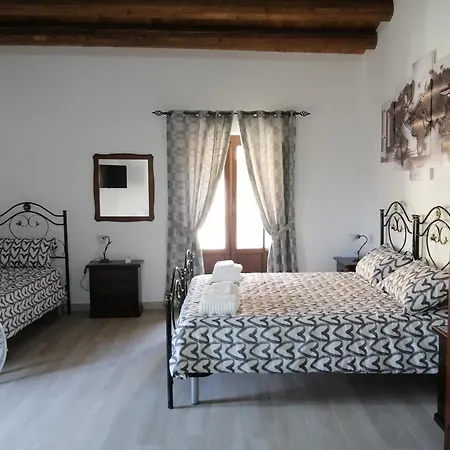 Polizzi House Couette-café