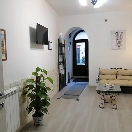 Polizzi House Couette-café 3*